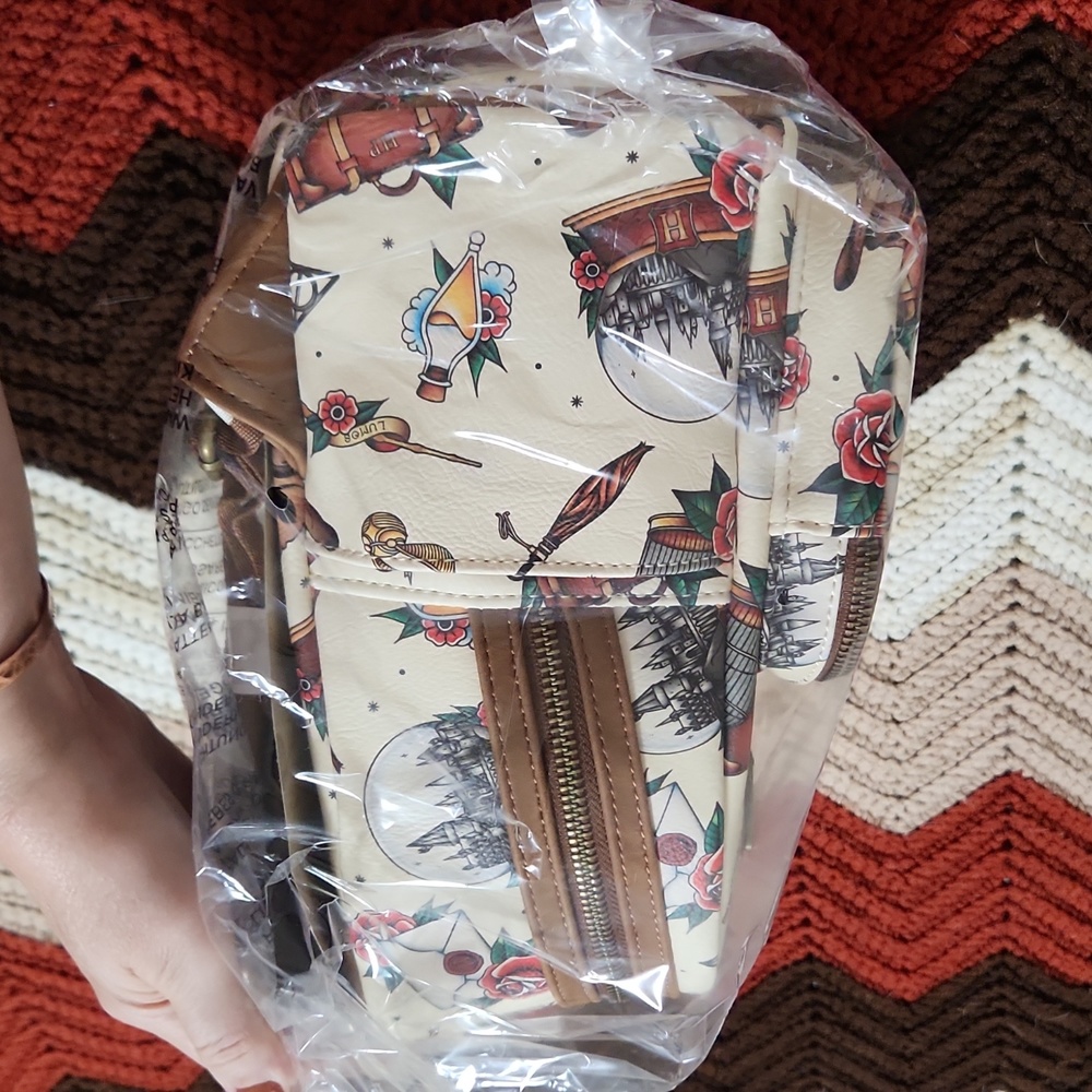 Loungefly Harry Potter backpack - Picture 5 of 6